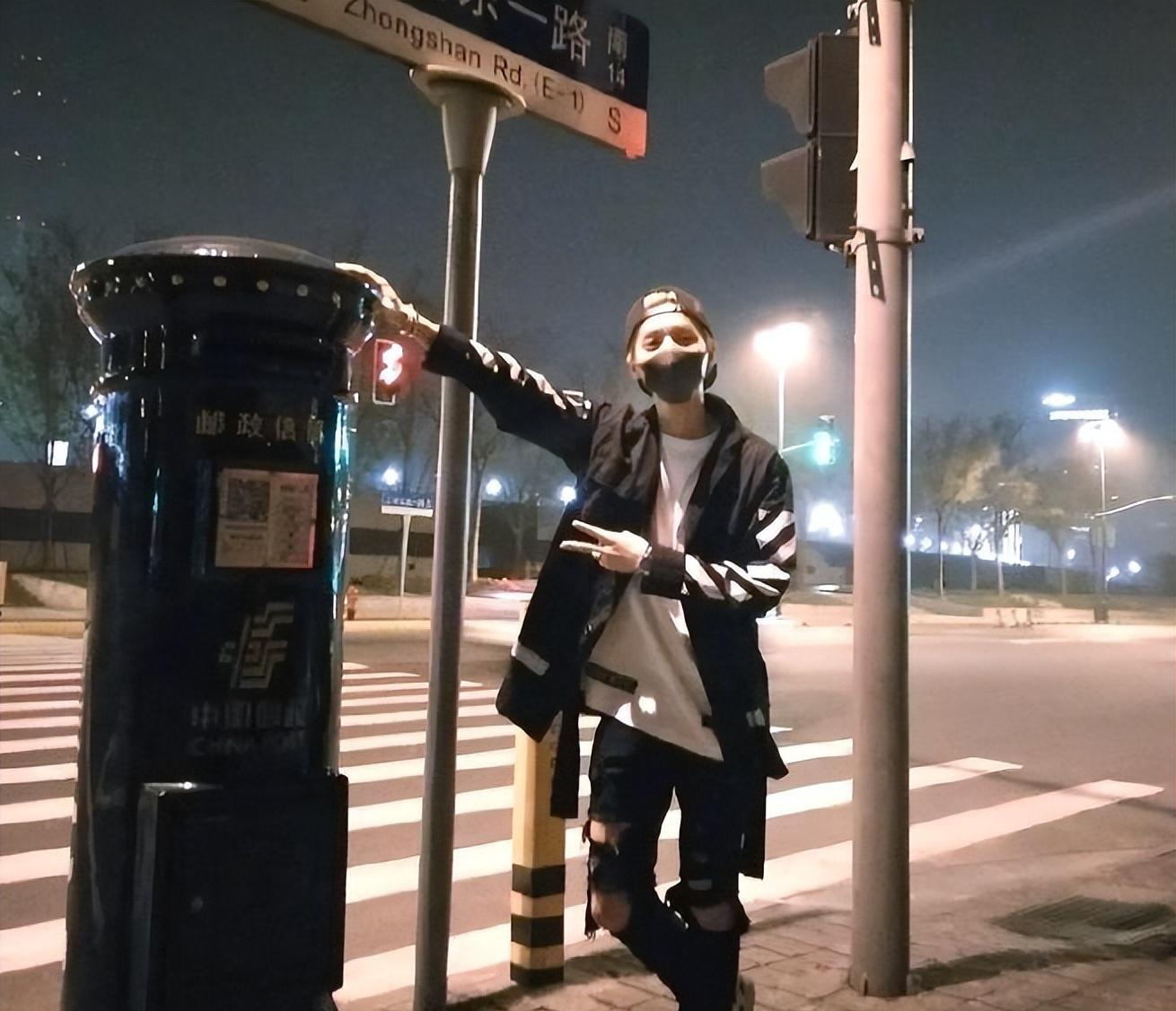 穿越娱乐圈ps鹿晗_鹿晗生日现状_鹿晗娱乐圈人缘变化