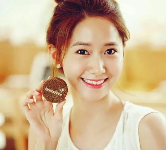 女明星中性皮肤_林允儿素颜皮肤管理_林允儿护肤步骤分享