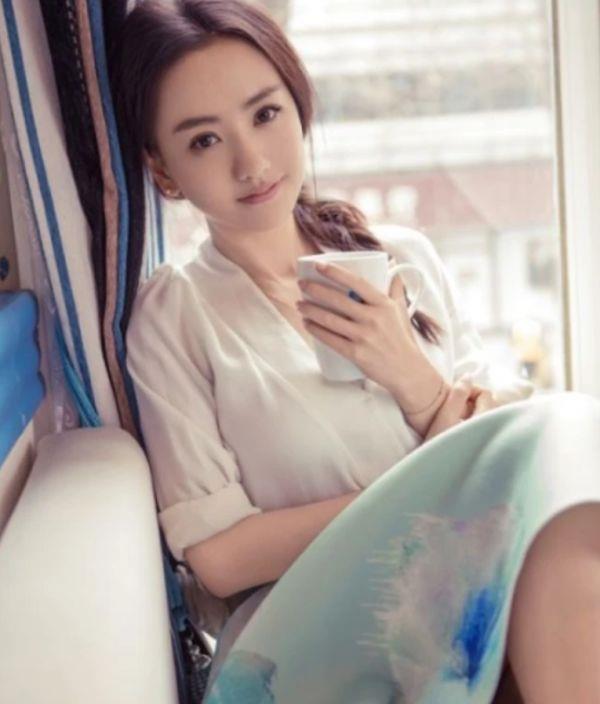 出道后都不争不抢的女明星_娱乐圈最没有黑料的四位女星_没有黑料的十大明星视频在线观看,