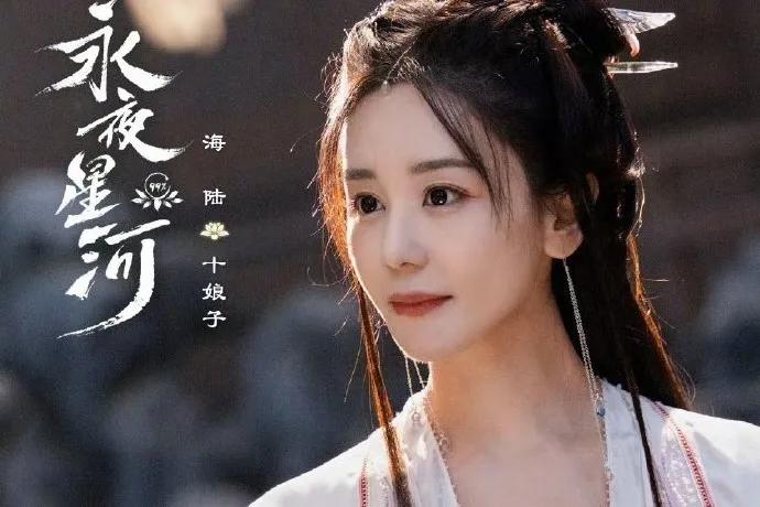 年轻时长得一般的女星_年过40越来越有韵味的女星_长发的女明星